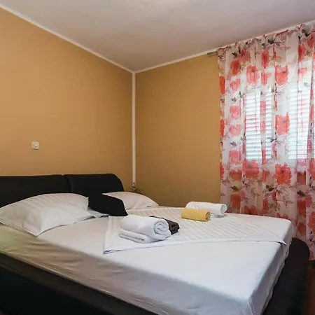 Four-bedroom In Feriehus Pristeg