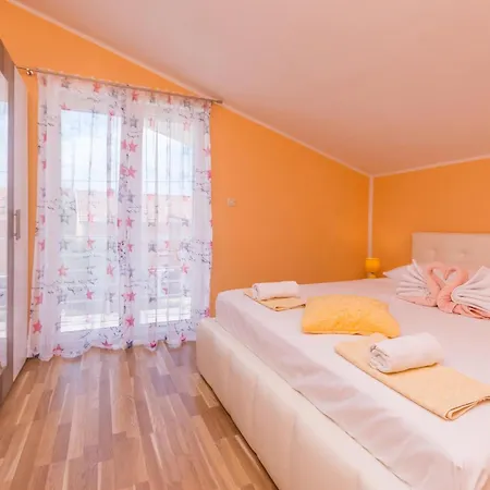 別荘 Four-bedroom In
