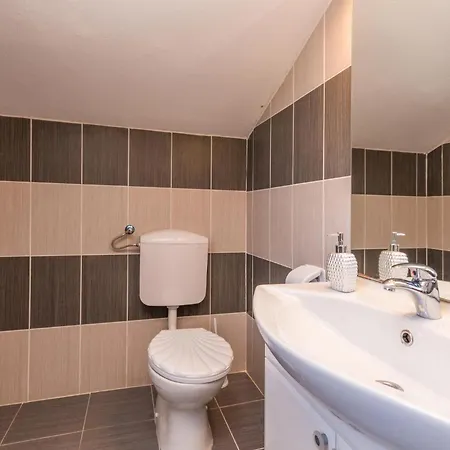 Four-bedroom In * Pristeg