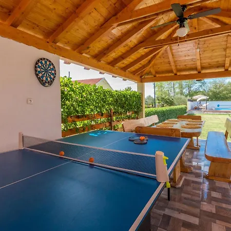 4 Bedroom Awesome In * Pristeg